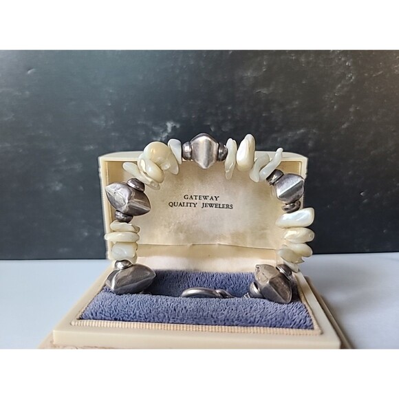 925 Sterling Silver & MOP Beaded Bracelet Vintage Toggle Closure - Picture 2 of 10